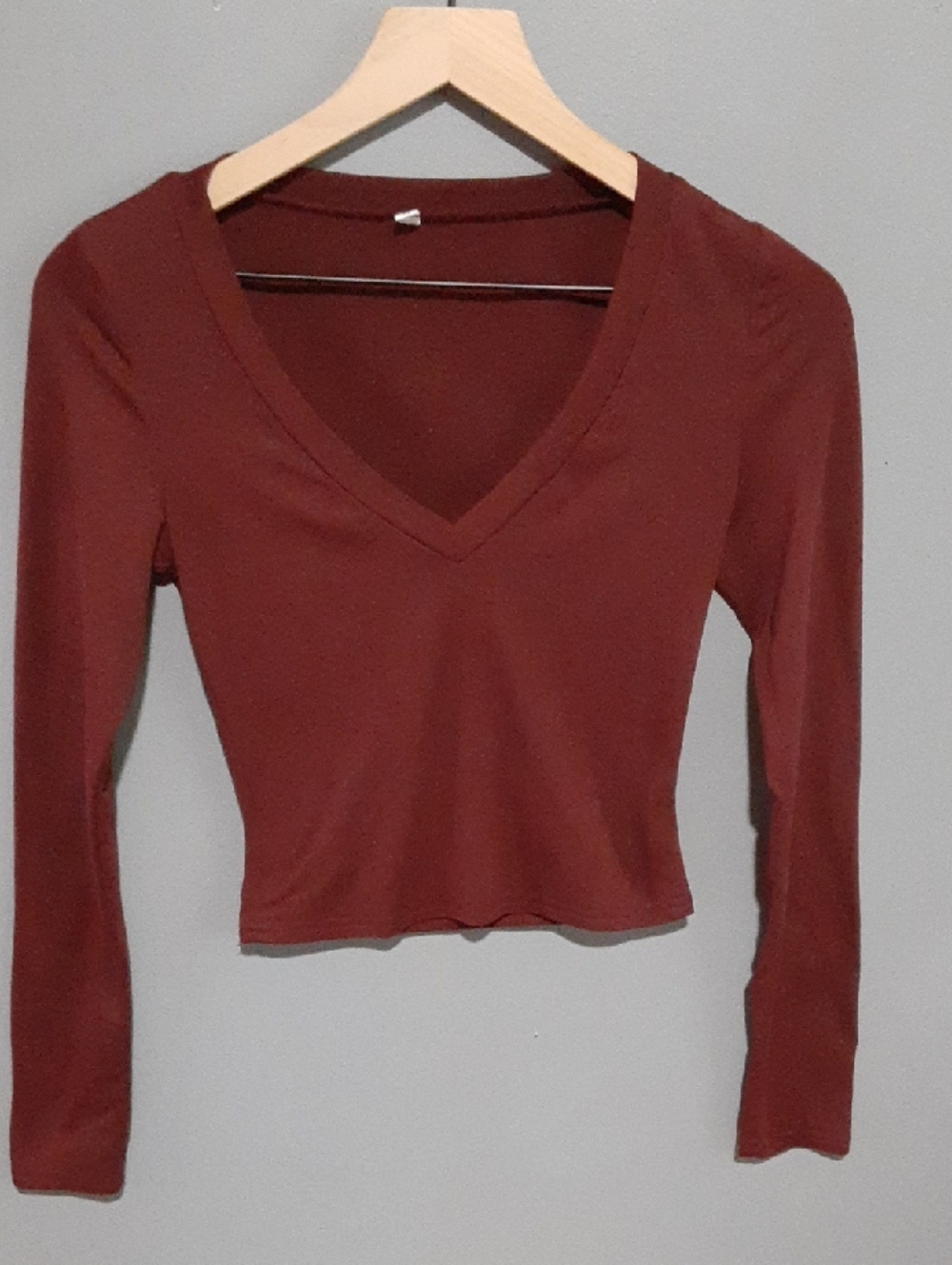 Women’s V-Neck Long Sleeve Crop Top - Burgundy